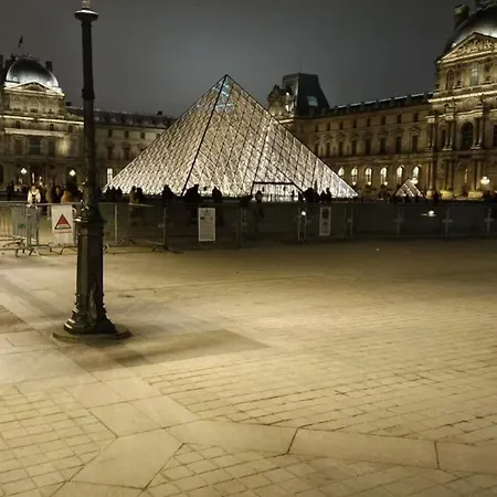 Cosy Next To Louvre Parigi